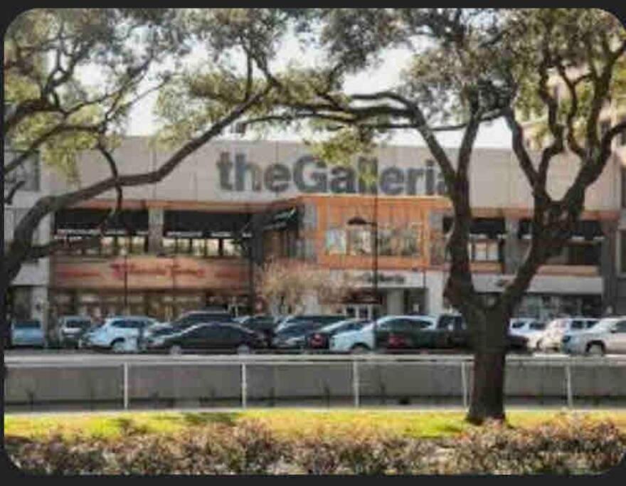 Luxury 1Bedroom/Pool View/ Galleria W/Study Desk Houston Exterior photo
